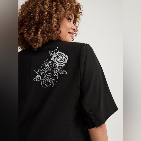 Torrid Embroidered Short Sleeve Blazer - Picture 5 of 7